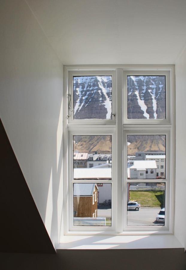 Managisting Guesthouse Isafjordur Екстер'єр фото